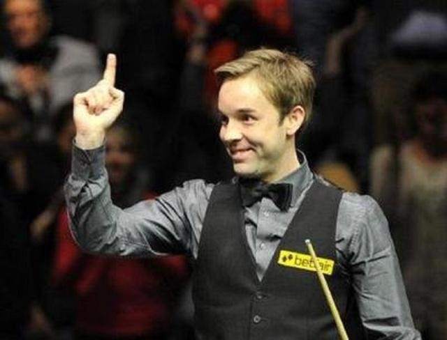 悬念十足 悬念十足